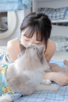 少女洛荷